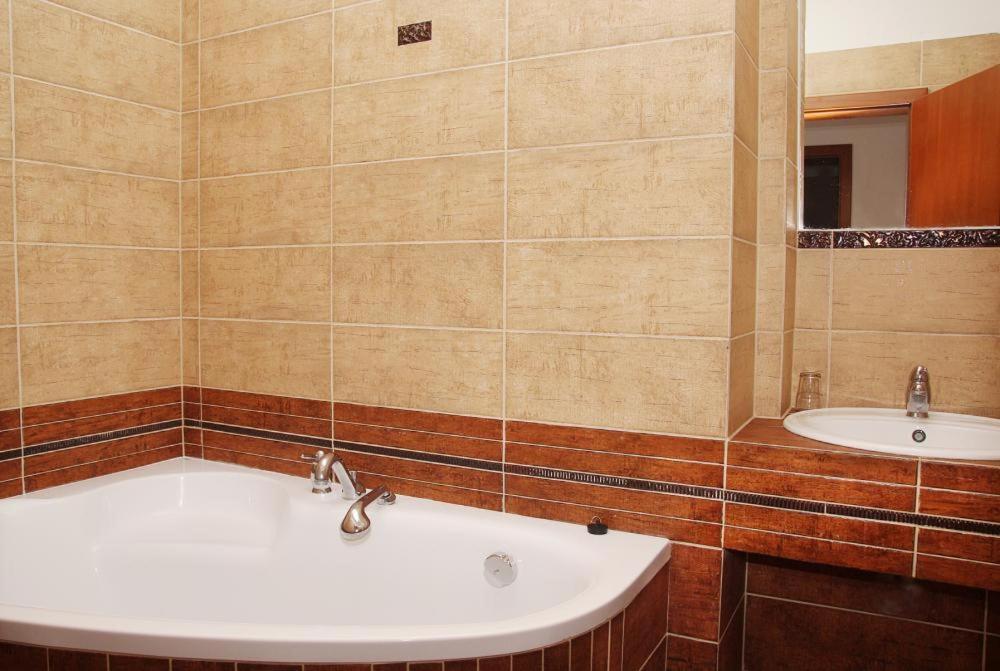 Saraya Wellness & Penzion Teplice Ngoại thất bức ảnh